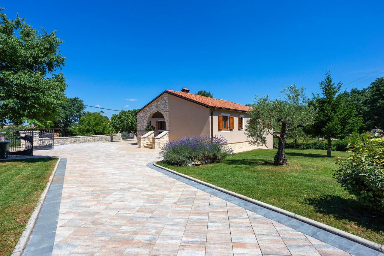 Villa Krizanci Žminj Eksteriør billede