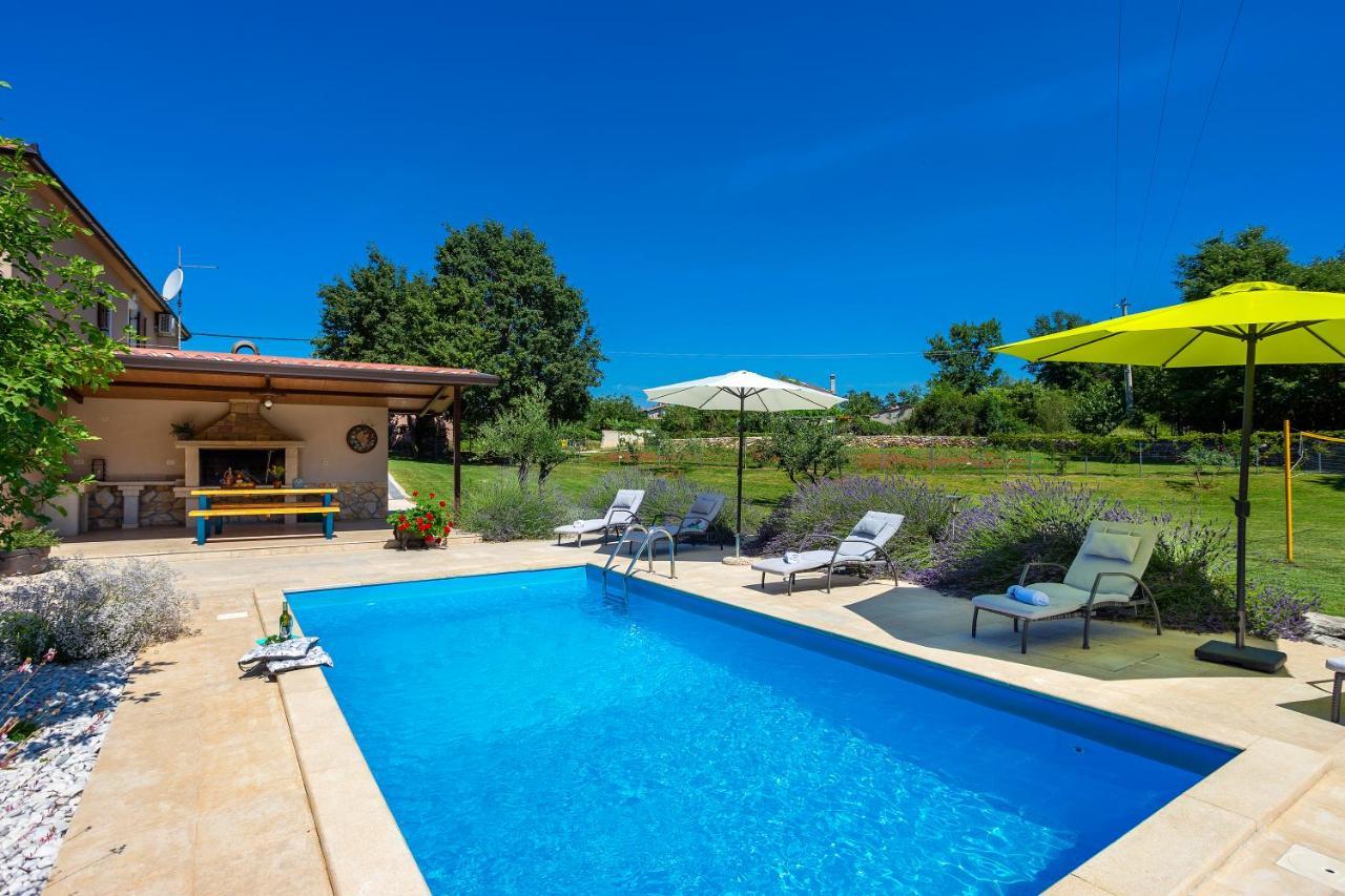 Villa Krizanci Žminj Eksteriør billede