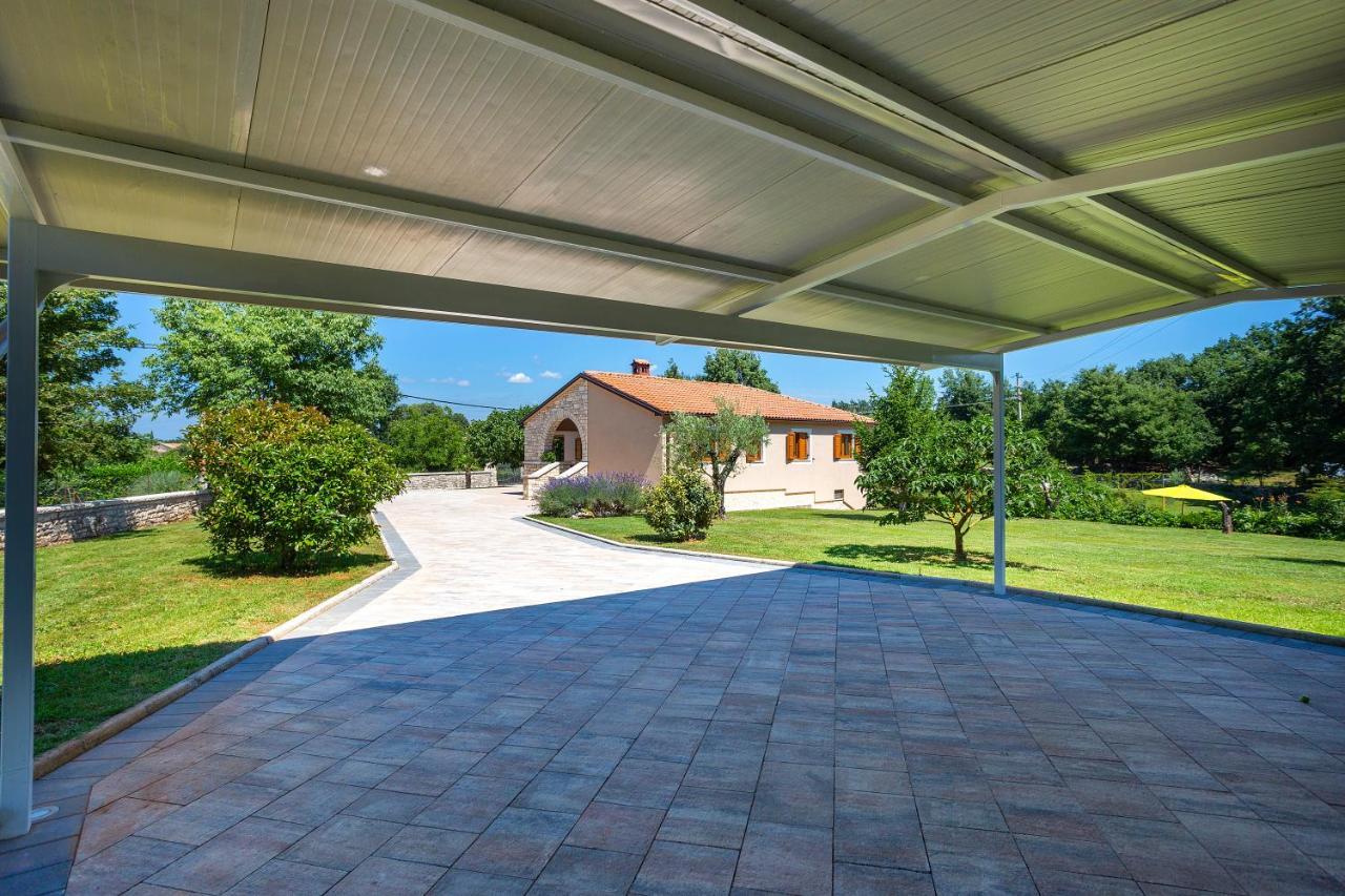 Villa Krizanci Žminj Eksteriør billede