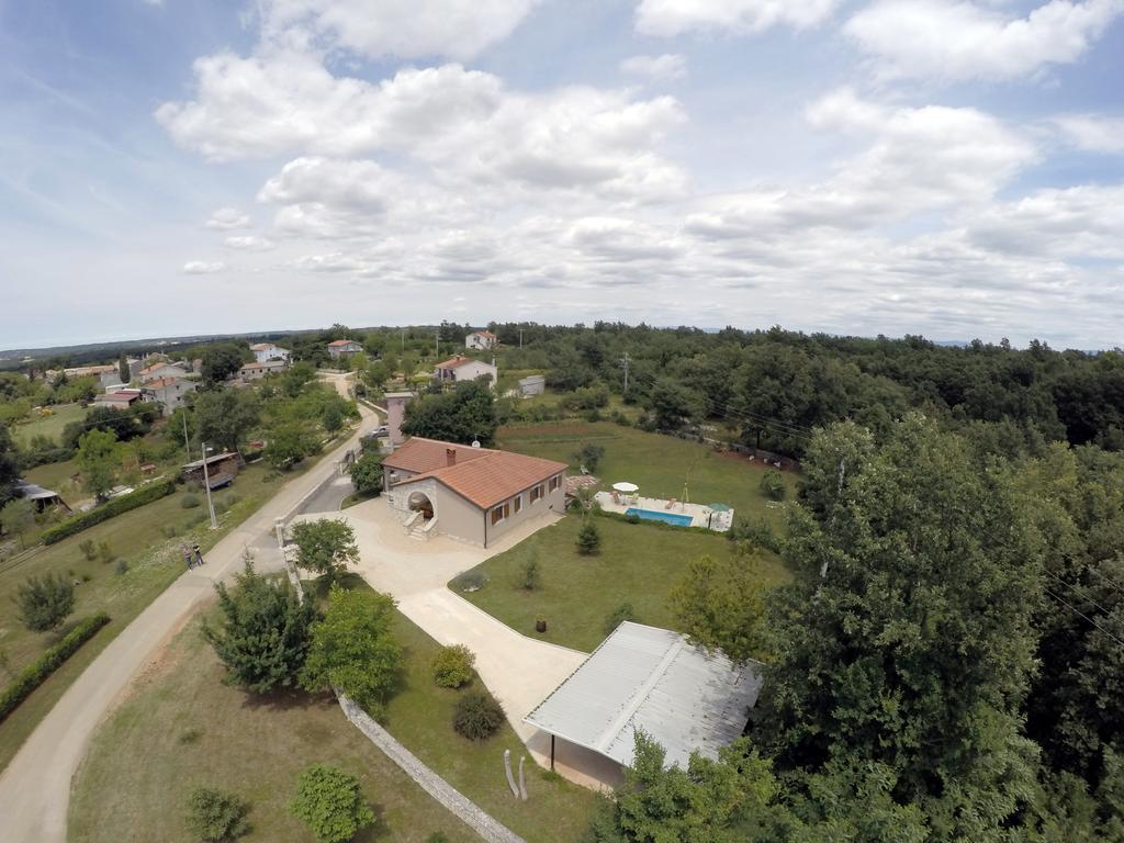 Villa Krizanci Žminj Eksteriør billede