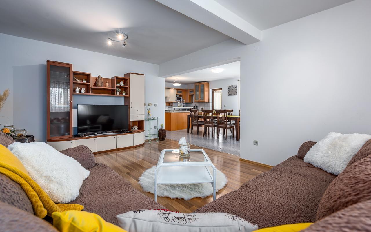 Villa Krizanci Žminj Eksteriør billede